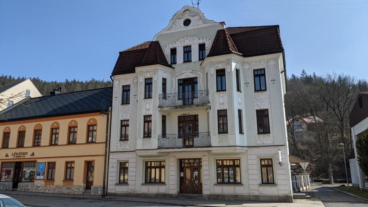 Apartmany Nejdek エクステリア 写真