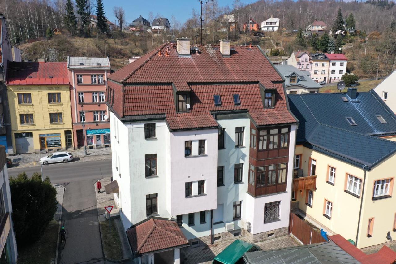 Apartmany Nejdek エクステリア 写真