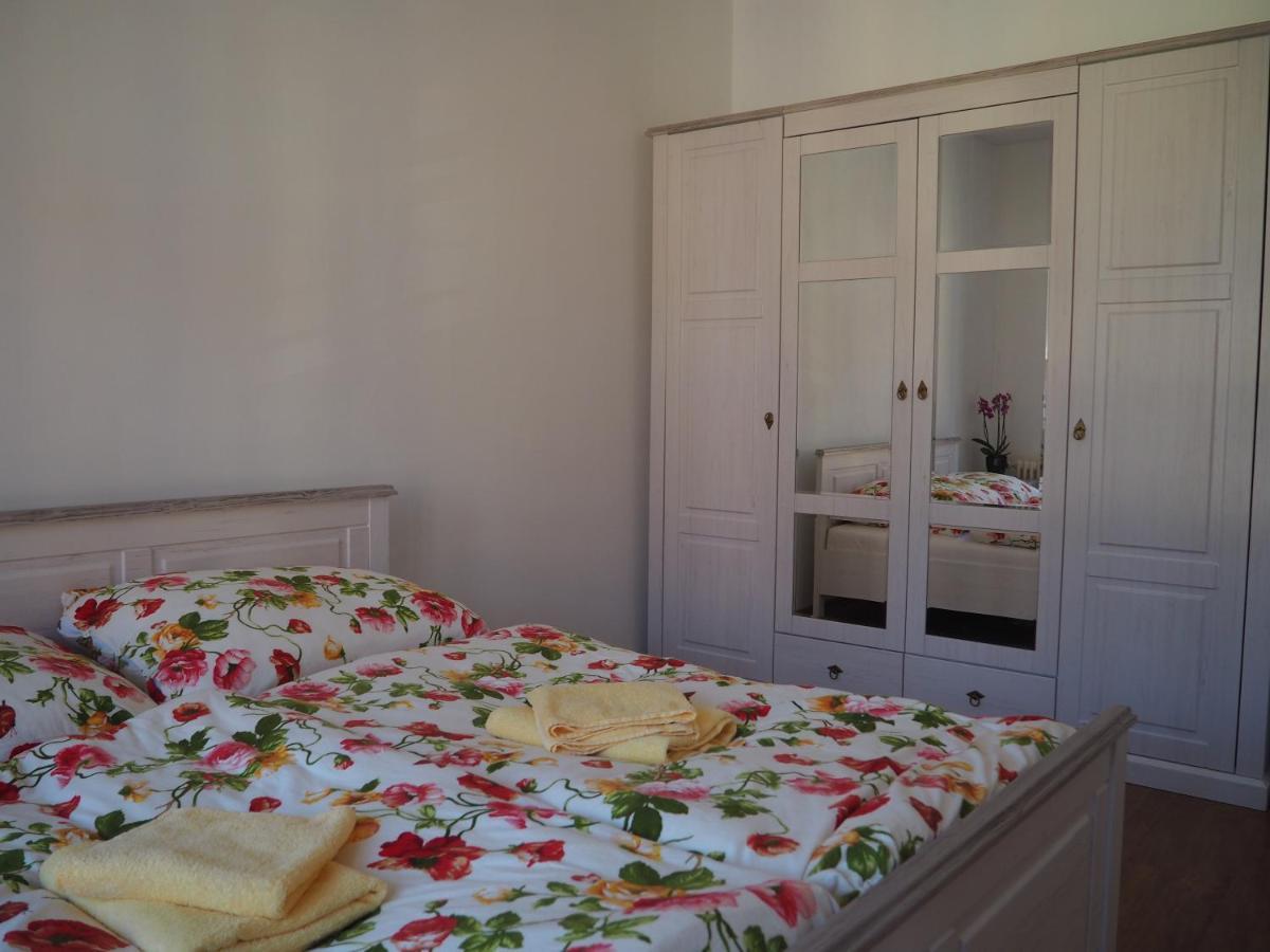 Apartmany Nejdek エクステリア 写真